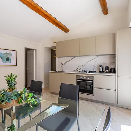 Iflat Luxury Penthouse Near Trevi Fountain Apartment