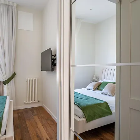 Iflat Luxury Penthouse Near Trevi Fountain Apartment