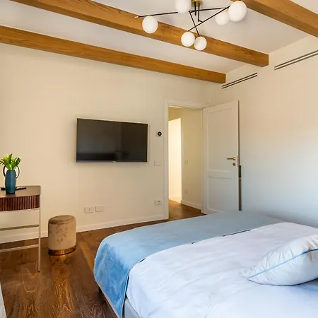 Iflat Luxury Penthouse Near Trevi Fountain * Rome