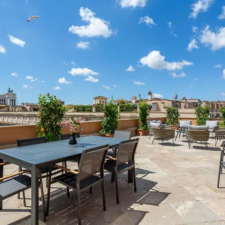 Iflat Luxury Penthouse Near Trevi Fountain
